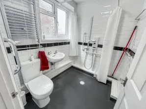 Property for Auction in London - 13 Amberley Court, Sidcup, Kent
