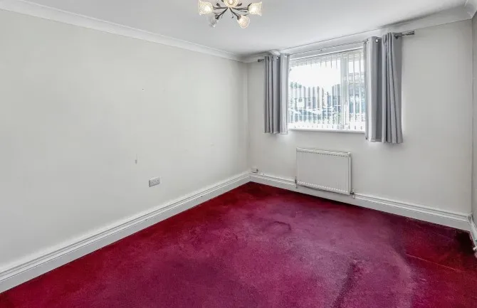 Property for Auction in London - 13 Amberley Court, Sidcup, Kent