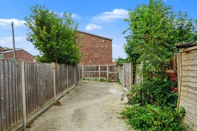 Property for Auction in London - 20 Southill Road, Chatham, Kent