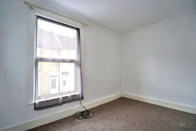 Property for Auction in London - 20 Southill Road, Chatham, Kent