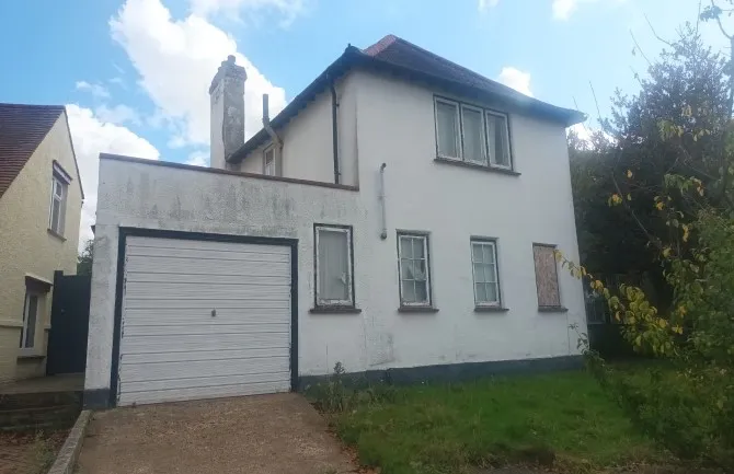 Property for Auction in London - 29 College Road, Isleworth, Middlesex