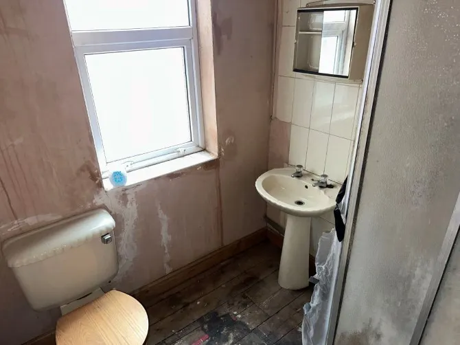 Property for Auction in London - 16 Newport Street, Oldham, Lancashire