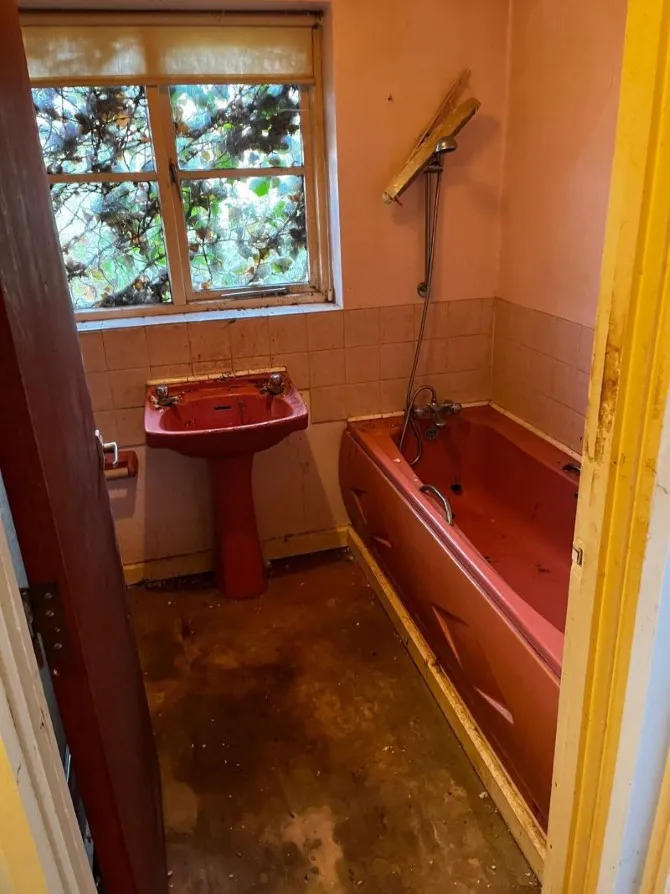 Property for Auction in London - 27 High Street, Baldock, Hertfordshire