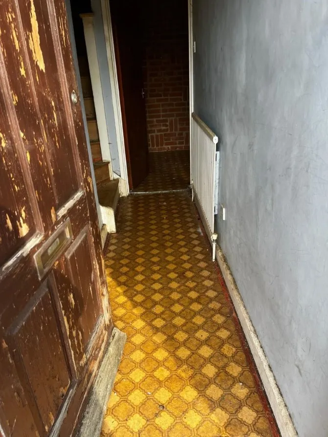 Property for Auction in London - 27 High Street, Baldock, Hertfordshire