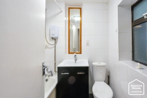 Property for Auction in London - Flat 1 Aldersgate Court, 30 Bartholomew Close, Barbican, London