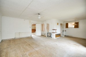 Property for Auction in London - 24 Briar Meads, Oadby, Leicester, Leicestershire