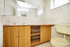 Property for Auction in London - 24 Briar Meads, Oadby, Leicester, Leicestershire