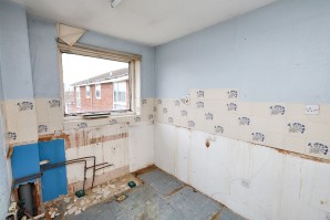 Property for Auction in London - 27 Hardwicke Place, London Colney, St. Albans, Hertfordshire