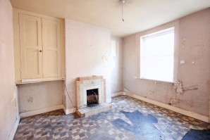 Property for Auction in London - 14 Cross Street, Skegness, Lincolnshire
