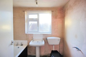 Property for Auction in London - 14 Cross Street, Skegness, Lincolnshire