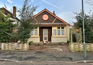 Property for Auction in London - 121 Penton Road, Staines-upon-Thames, Middlesex