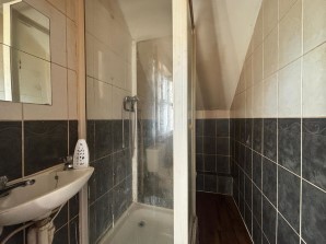 Property for Auction in London - Flat 11, 27 Biscot Road, Luton, Bedfordshire