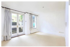 Property for Auction in London - Flat 1, 54 North Side Wandsworth Common, Wandsworth, London