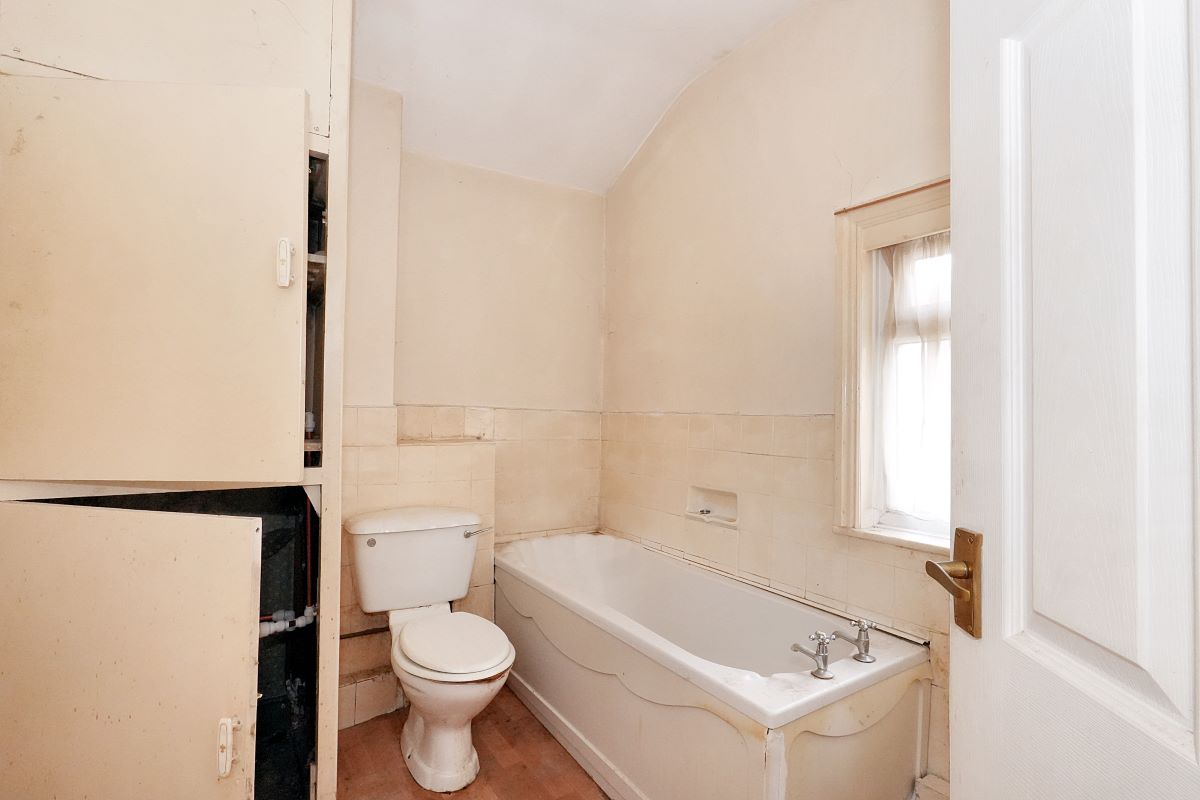 Greenway Road, Runcorn, Cheshire, WA7 5AF - Online Auctions