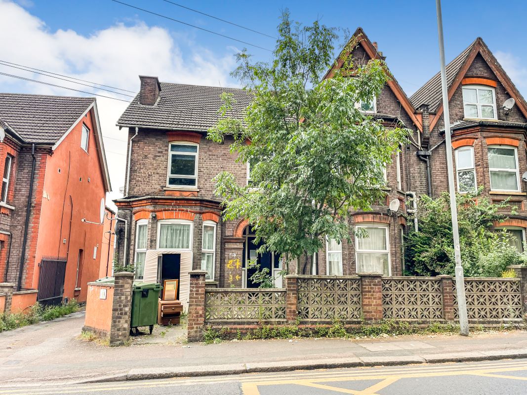 Biscot Road, Luton, Bedfordshire, LU3 1AH - Online Auctions