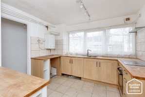 Property for Auction in London - 7 Broadwater, Tinkers Bridge, Milton Keynes, Buckinghamshire