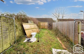 Property for Auction in London - 7 Broadwater, Tinkers Bridge, Milton Keynes, Buckinghamshire