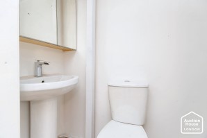 Property for Auction in London - 7 Broadwater, Tinkers Bridge, Milton Keynes, Buckinghamshire