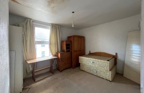 Property for Auction in London - 17 Elliott Street, Gravesend, Kent