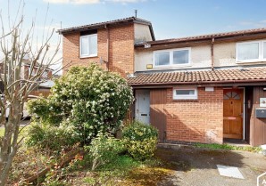 Property for Auction in London - 4 Lymington Gardens, Bedford, Bedfordshire