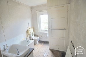 Property for Auction in London - 200 New Hythe Lane, Larkfield, Aylesford, Kent