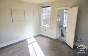 Property for Auction in London - 200 New Hythe Lane, Larkfield, Aylesford, Kent
