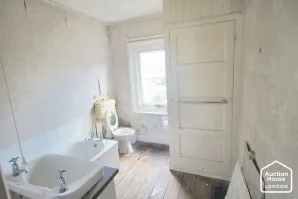 Property for Auction in London - 200 New Hythe Lane, Larkfield, Aylesford, Kent