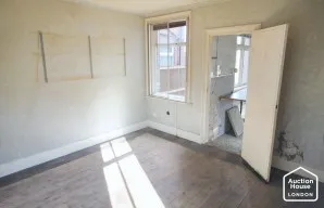 Property for Auction in London - 200 New Hythe Lane, Larkfield, Aylesford, Kent