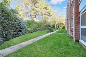Property for Auction in London - Flat 19 Water Gardens, 49-51 Wellington Road, Bournemouth, Dorset