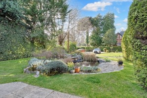 Property for Auction in London - Flat 19 Water Gardens, 49-51 Wellington Road, Bournemouth, Dorset