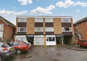 Property for Auction in London - Flat 1 Rotherwick Court, 72 Alexandra Road, Farnborough, Hampshire