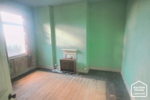 Property for Auction in London - 17 Albert Crescent, Lincoln, Lincolnshire