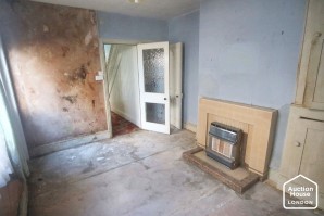 Property for Auction in London - 17 Albert Crescent, Lincoln, Lincolnshire