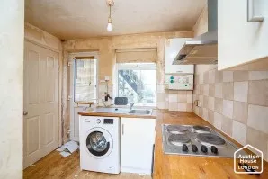 Property for Auction in London - Basement Flat, 8 Percival Terrace, Dover, Kent