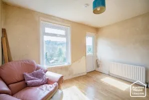 Property for Auction in London - Basement Flat, 8 Percival Terrace, Dover, Kent