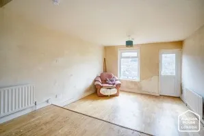 Property for Auction in London - Basement Flat, 8 Percival Terrace, Dover, Kent
