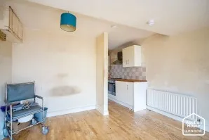 Property for Auction in London - Basement Flat, 8 Percival Terrace, Dover, Kent
