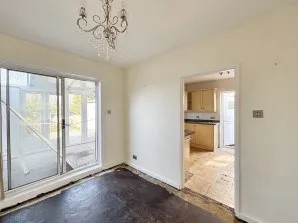 Property for Auction in London - 137 Sullivan Way, Elstree, Hertfordshire