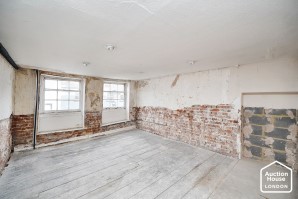 Property for Auction in London - 9 London Road, Newbury, West Berkshire