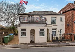 Property for Auction in London - 13D Grove Road, Southampton, Hampshire