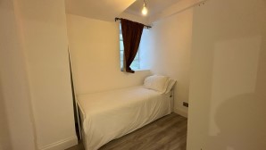 Property for Auction in London - Flat A, 4-5 Hyde Park Place, Paddington, London