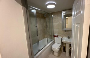 Property for Auction in London - Flat A, 4-5 Hyde Park Place, Paddington, London