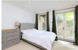 Property for Auction in London - Flat 1, 54 North Side Wandsworth Common, Wandsworth, London