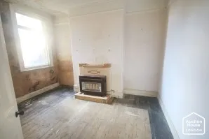 Property for Auction in London - 17 Albert Crescent, Lincoln, Lincolnshire