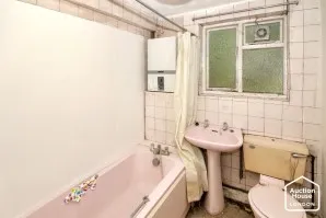 Property for Auction in London - 71 Thoday Street, Cambridge, Cambridgeshire