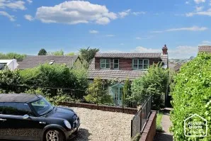 Property for Auction in London - 377 London Road, Clanfield, Waterlooville, Hampshire