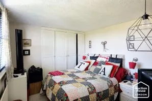 Property for Auction in London - 377 London Road, Clanfield, Waterlooville, Hampshire