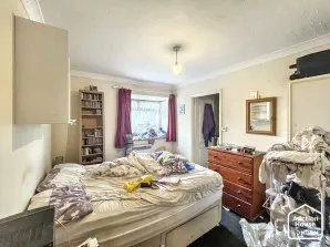 Property for Auction in London - 17 Hollin Court, Crawley, West Sussex