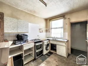 Property for Auction in London - 18 Wilton Terrace, Nottingham, Nottinghamshire