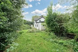 Property for Auction in London - 4 Poyle New Cottages, Old Bath Road, Colnbrook, Slough, Berkshire